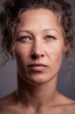Alena / Portrait  Fotografie von Fotograf Holger Diderich | STRKNG