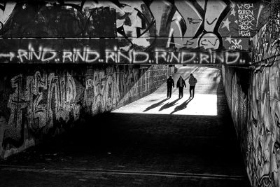 Grafitti-Tunnel / Street  Fotografie von Fotograf Franz Hering | STRKNG
