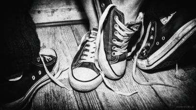 shoes / Schwarz-weiss  Fotografie von Fotograf Dunkelbild ★3 | STRKNG