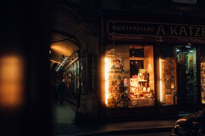 glowy streets / Street  Fotografie von Fotograf Klemens Oezelt | STRKNG