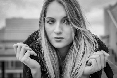 Parking House Session / Portrait  photography by Photographer Heiko Kallinich | STRKNG