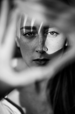 Freckles / Portrait  photography by Photographer Olaf Korbanek ★26 | STRKNG