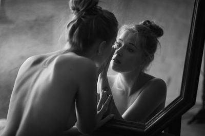 self-love / Schwarz-weiss  Fotografie von Fotograf Olaf Korbanek ★26 | STRKNG