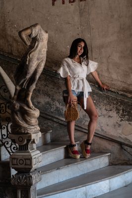 Havanna Girl / Portrait  photography by Photographer Martin Schweitzer ★2 | STRKNG