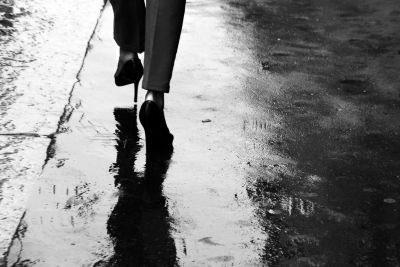 Mailand im Regen / Street  photography by Photographer Fritz Naef ★5 | STRKNG