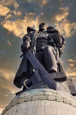 Treptower Park / Cityscapes  photography by Photographer Pots Pix | STRKNG