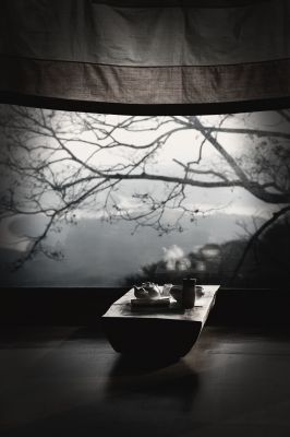 Tea Time / Schwarz-weiss  Fotografie von Fotograf Leigh MacArthur | STRKNG