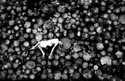 Hanging around / Schwarz-weiss  Fotografie von Fotograf Jürgen Dröge ★6 | STRKNG