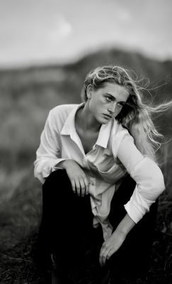 Zoe / Schwarz-weiss  Fotografie von Fotograf Jürgen Dröge ★6 | STRKNG