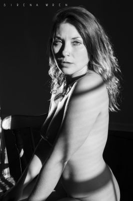 shadows / Nude  photography by Photographer Sirena Wren ★8 | STRKNG