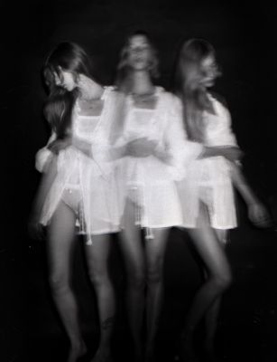 Three personalities / Schwarz-weiss  Fotografie von Fotografin Elena Kiselyova ★7 | STRKNG