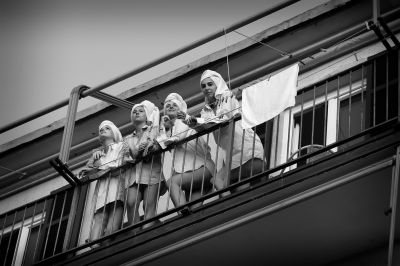 Women from brussels / Schwarz-weiss  Fotografie von Fotograf devite ★1 | STRKNG