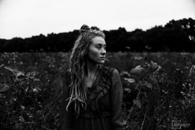 Autumn / Schwarz-weiss  Fotografie von Fotografin Carola Bührmann ★8 | STRKNG