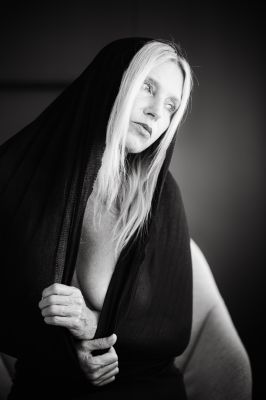 vulnerable / Black and White  photography by Photographer Heinz Hagenbucher ★3 | STRKNG