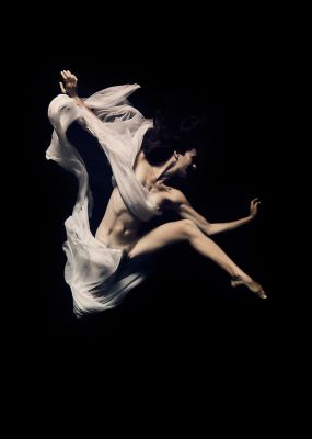 Aqua Ingravitas 5 / Nude  Fotografie von Fotograf Jose G Cano ★10 | STRKNG