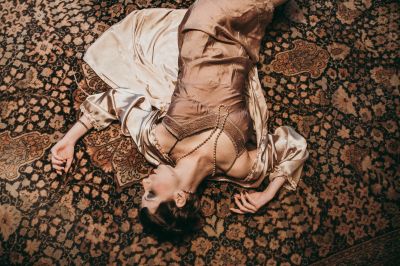 Every night, I die for you. / Fine Art  Fotografie von Model Frida Nacktigall ★4 | STRKNG