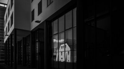 loosing contact / Architektur  Fotografie von Fotograf peter vor friedrich | STRKNG