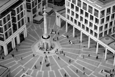 London Square / Black and White  photography by Photographer Gabriel Pace | STRKNG
