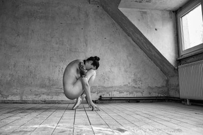 Raum / Nude  Fotografie von Model Mya_b_ ★12 | STRKNG