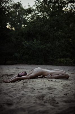 stretching in sand / Nude  Fotografie von Model conipoi (Jonathan) ★8 | STRKNG