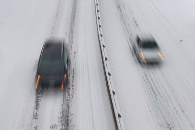 Cars In Opposition / Street  Fotografie von Fotograf Matthias Lüscher ★2 | STRKNG