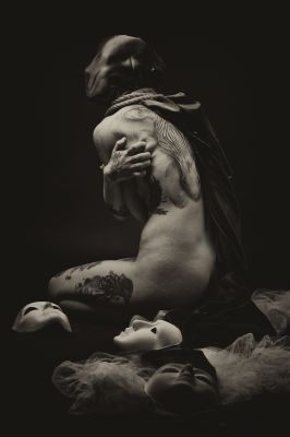 The faceless girl / Konzeptionell  Fotografie von Fotografin Romina Gimondo | STRKNG