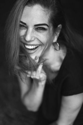 Melanie / Portrait  Fotografie von Fotograf Jürgen Neitsch ★7 | STRKNG