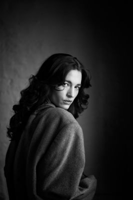 Maike / Portrait  photography by Photographer Jürgen Neitsch ★7 | STRKNG