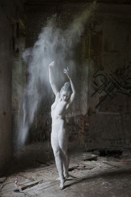 The dust statue / Fine Art  Fotografie von Fotograf Accossato Alessandro | STRKNG