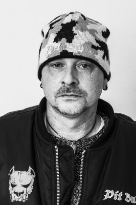 Fußball-Fan / Portrait  Fotografie von Fotograf Holger Förster ★2 | STRKNG