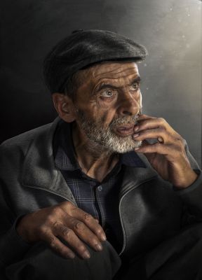 Still Me / Portrait  photography by Photographer Mehdi Zavvar ★1 | STRKNG