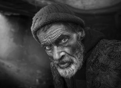 Stranger / Portrait  Fotografie von Fotograf Mehdi Zavvar ★1 | STRKNG