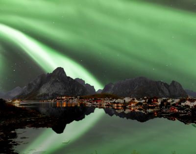 One night in Reine IV / Nacht  Fotografie von Fotograf Voodoo.Photography ★1 | STRKNG