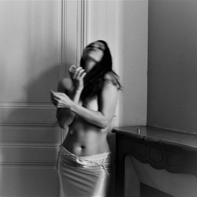 Perfume / Schwarz-weiss  Fotografie von Fotografin Biljana Radojicic ★5 | STRKNG