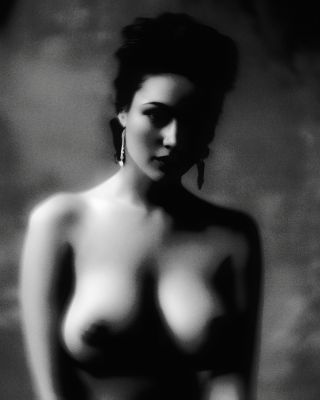 Julia in the hallway / Nude  Fotografie von Fotograf Justin Wright ★1 | STRKNG