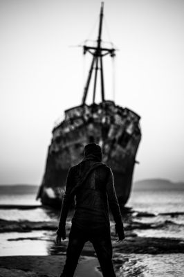 Me and my boat / Konzeptionell  Fotografie von Fotograf Rene Olejnik ★2 | STRKNG
