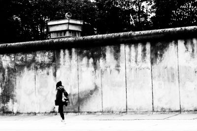 Berliner Mauer / Street  photography by Photographer Frank Andree ★3 | STRKNG