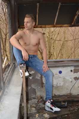 Bahnwärter Sven / Lost places  Fotografie von Fotograf StudioTJE | STRKNG