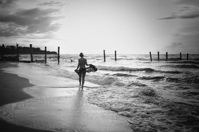 Beach / Schwarz-weiss  Fotografie von Fotograf blackwater_pure.art ★6 | STRKNG