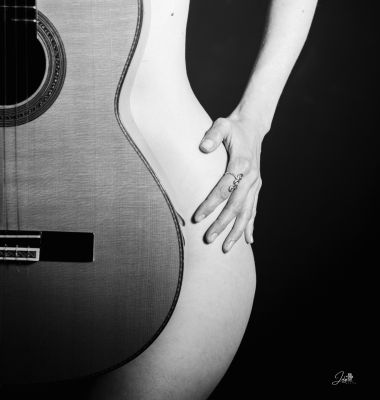 les courbes féminines / Nude  Fotografie von Fotografin Laurence Joly | STRKNG