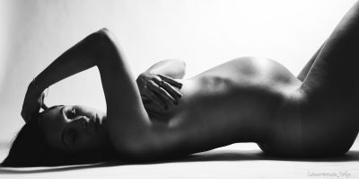 Elodie / Nude  Fotografie von Fotografin Laurence Joly | STRKNG