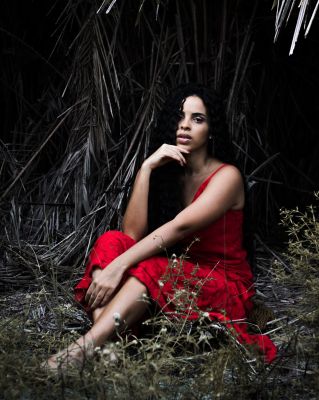 Red and black / Portrait  photography by Photographer Rafael Duarte | STRKNG