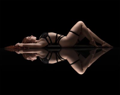 reflection / Nude  photography by Photographer andres hernandez | STRKNG