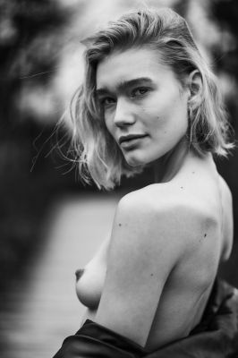 look at me / Nude  photography by Photographer reto.heiz ★6 | STRKNG