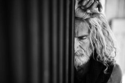 Tolga und die Tiefe / Portrait  Fotografie von Fotograf Matthias Mader | STRKNG