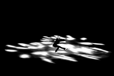 Dancing on ice / Black and White  photography by Photographer Zari ★2 | STRKNG