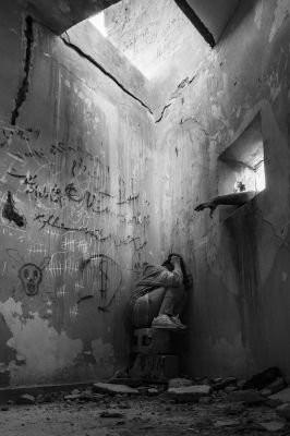 Panic and anxiety / Schwarz-weiss  Fotografie von Fotografin Zari ★2 | STRKNG