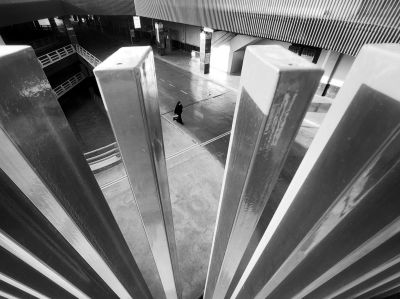 The cage / Street  Fotografie von Fotograf Milad Saeedi | STRKNG