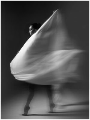 Tanz / Black and White  photography by Photographer JGS | STRKNG