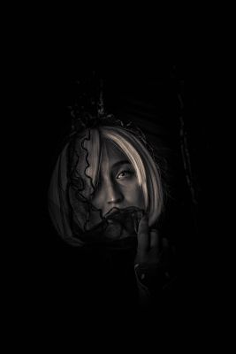 Lady E. / Portrait  photography by Photographer Ettore Timi | STRKNG